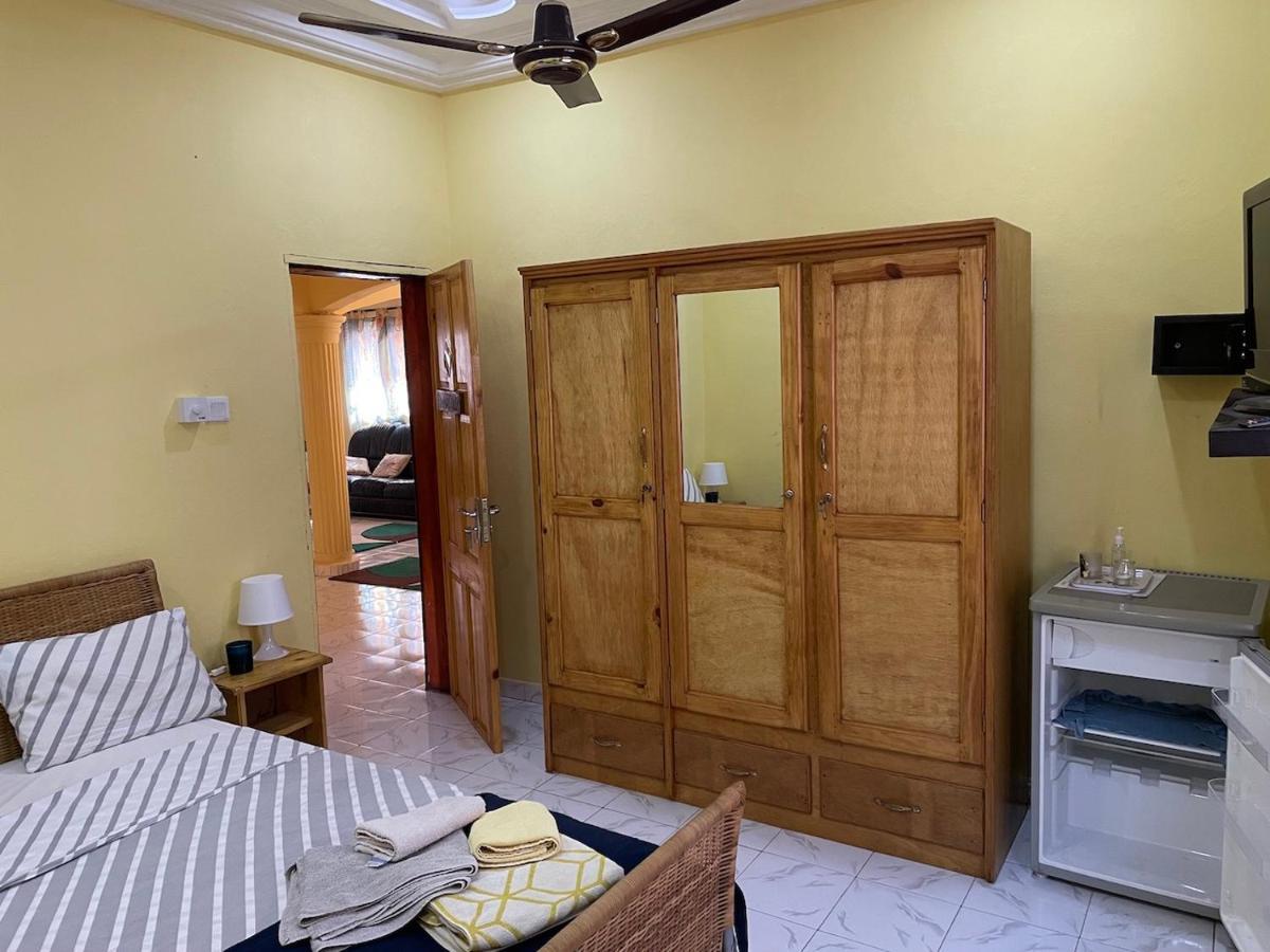 The Compound Bed & Breakfast Bijilo Ngoại thất bức ảnh