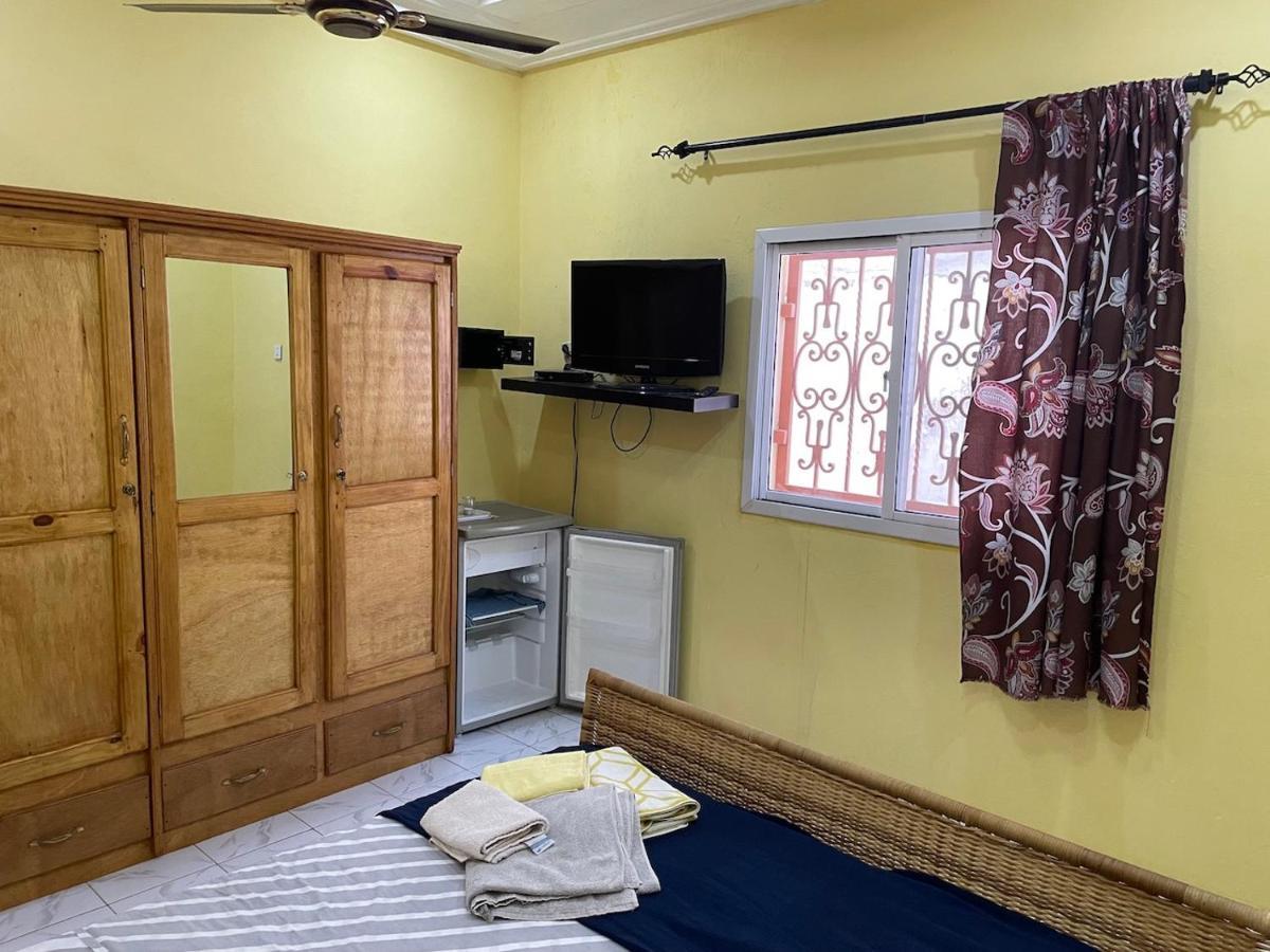 The Compound Bed & Breakfast Bijilo Ngoại thất bức ảnh